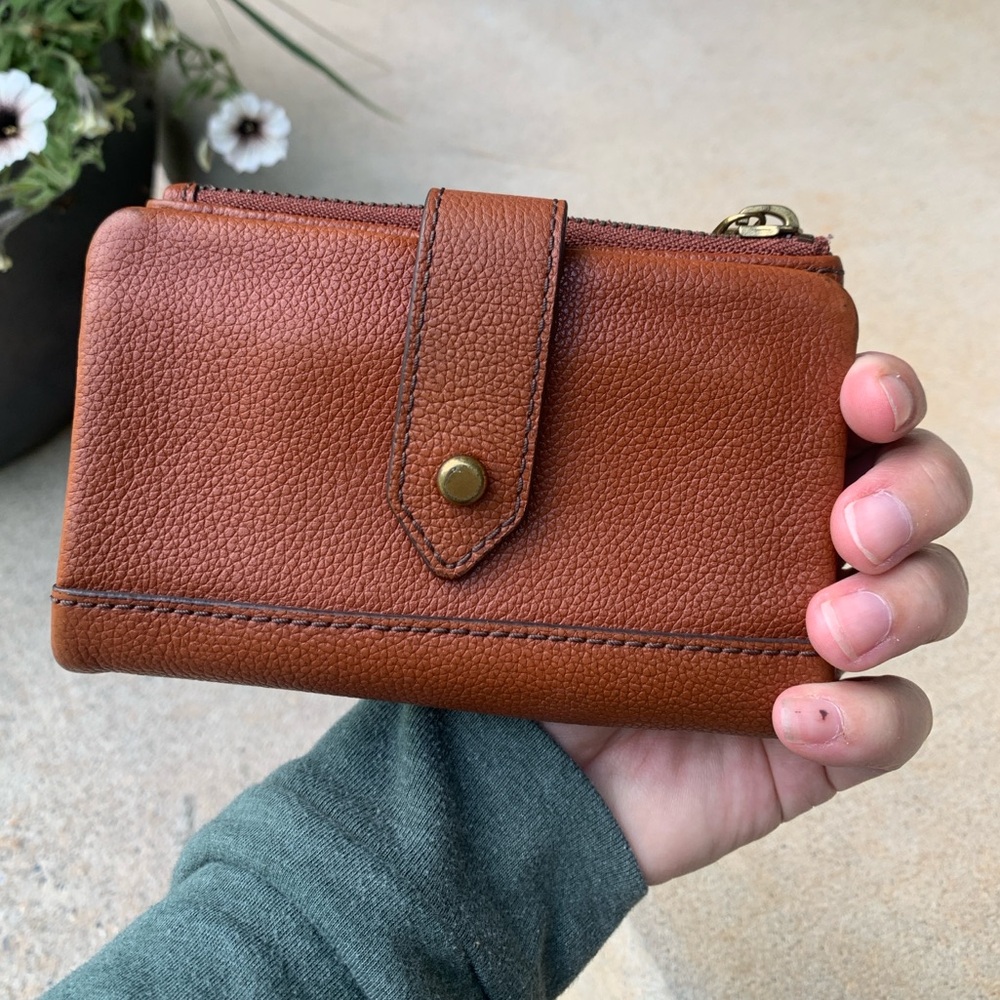 NWT Fossil Lainie Multifunction Brown Pebbled Leather Wallet